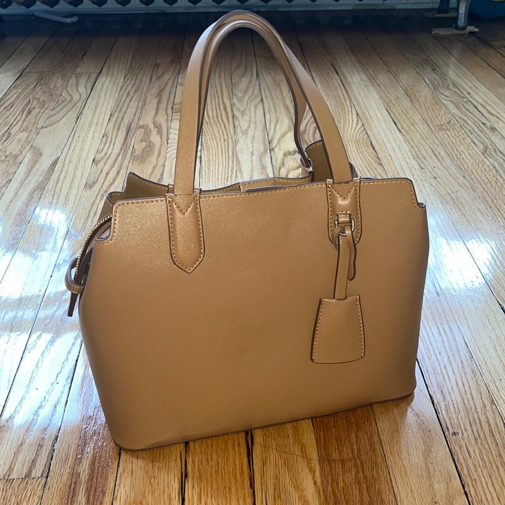 Gorgeous Tan Bag 😍😍🌟🌟